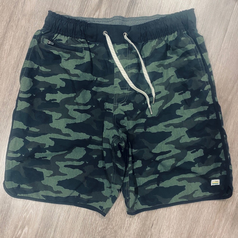 Vuori Banks Shorts Mens Green Camo Performance‎ Athletic Board Shorts 29 Waist